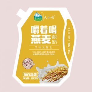 天山情嚼著喝燕麥酸奶