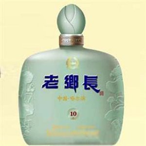 老鄉長酒影青